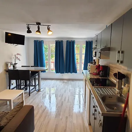 L'amiraute Apartment *